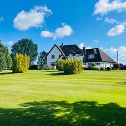 Sophie Hinchliffe (Mrs Hinch)